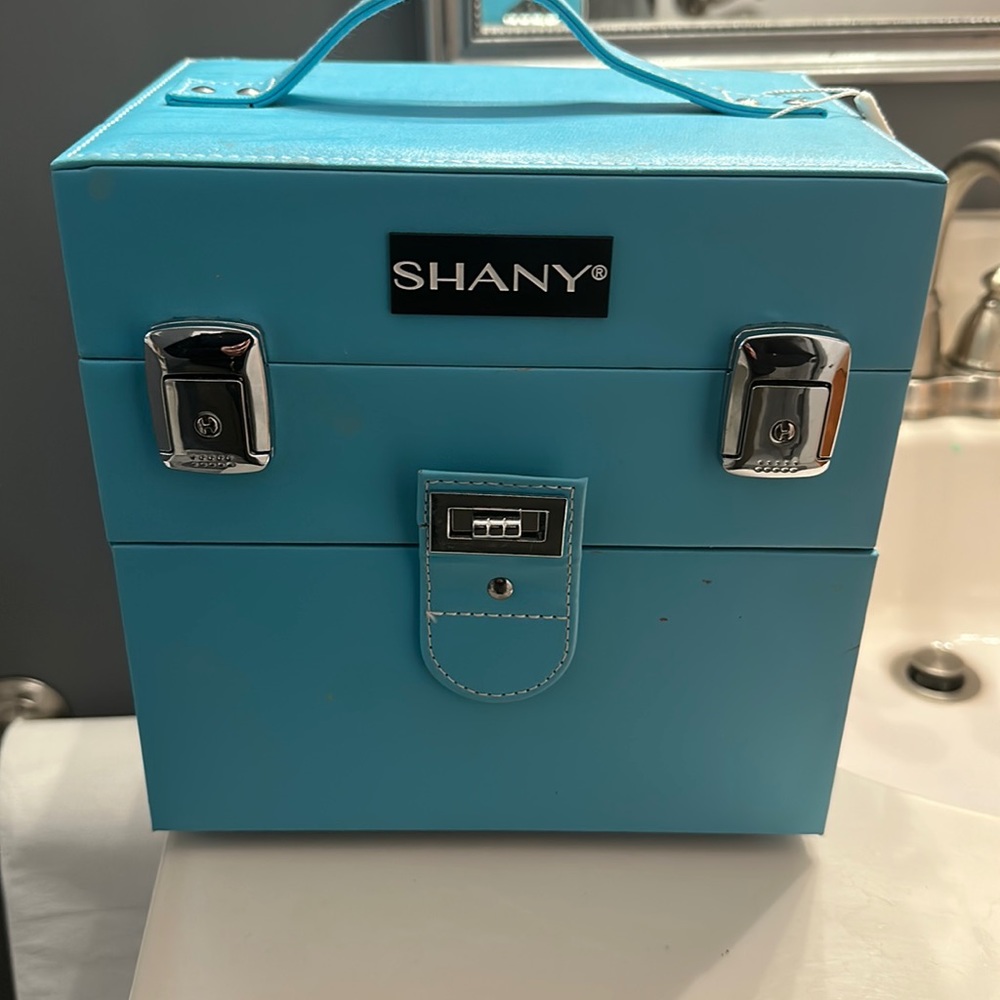 Shany make-up case